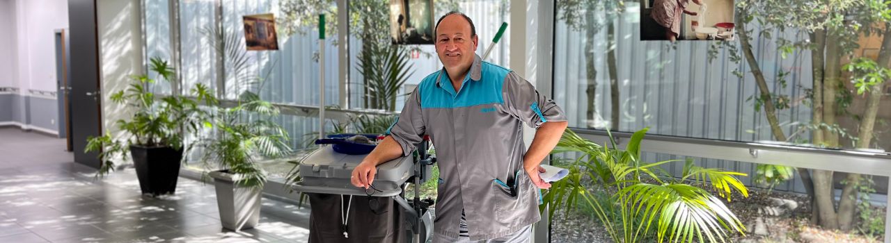 Stephan de MIVAS avec chariot conceptuel de BOMA